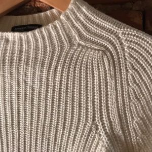 American Apparel white knit sweater, slight crop/hits at the waist, sz XS